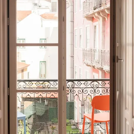Flh Restauradores Bright & Chic Flat With Balcony アパート